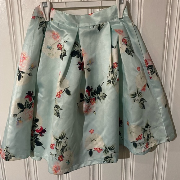 Blue floral skirt - Picture 1 of 3